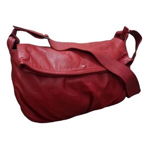 Elegant Red Leather Shoulder Bag